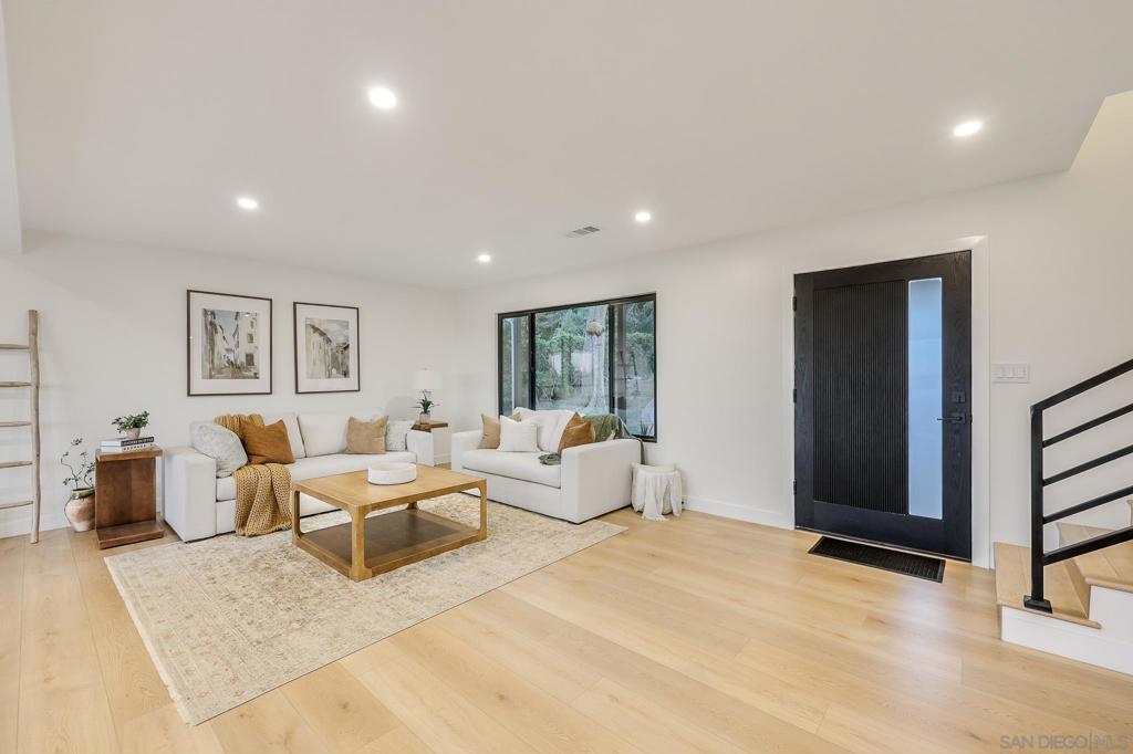 5777 Desert View Dr - photo 9