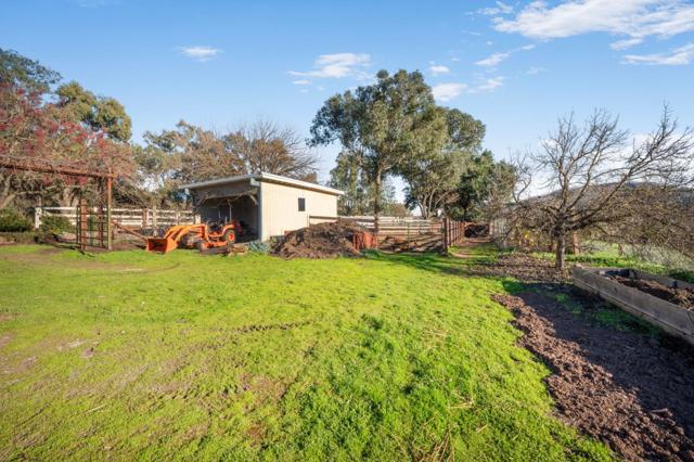 12170 Calle Uvas, Gilroy CA: https://media.crmls.org/mediaz/61c7aedd-1951-4a1d-8321-950dc2140207.jpg
