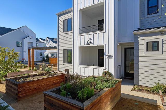 Detail Gallery Image 5 of 27 For 1601 San Remo Pl #101,  Encinitas,  CA 92024 - 1 Beds | 1/1 Baths