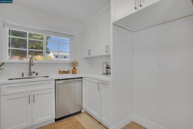 3253 Madrone St, Antioch CA: https://media.crmls.org/mediaz/61c8721c-abe4-446b-8e2c-6d81c015b1b2.jpg