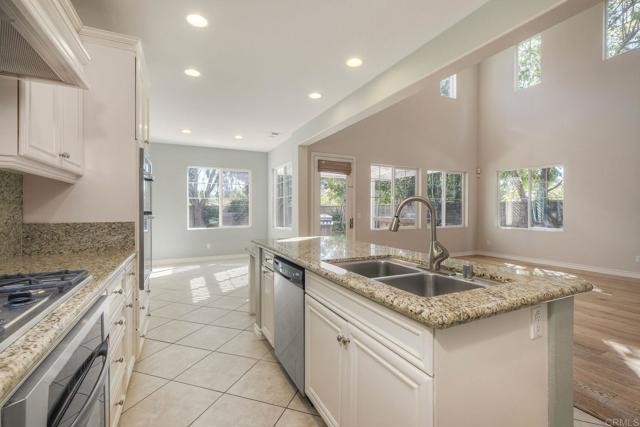 1789 Lemon Tree Ct, San Marcos CA: https://media.crmls.org/mediaz/61c88e98-1c38-4aab-b2b2-a5eeadb41d4e.jpg