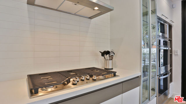 842 S Ogden Drive, Los Angeles CA: https://media.crmls.org/mediaz/61c96a60-7007-4000-8ceb-d655f0cc8145.jpg