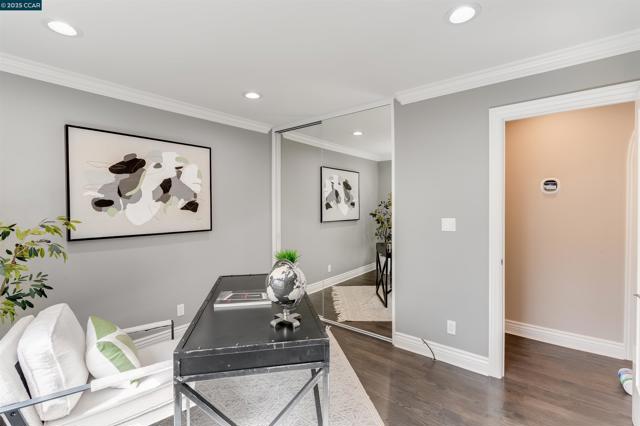 5588 Gonzalez Ct, Concord CA: https://media.crmls.org/mediaz/61c99338-4439-4471-8807-3671cbfd25bd.jpg
