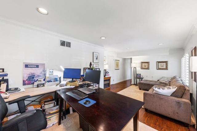 401 Hillsborough Boulevard, Hillsborough CA: https://media.crmls.org/mediaz/61c9cb61-8cea-4523-bb40-fc108ff119e3.jpg