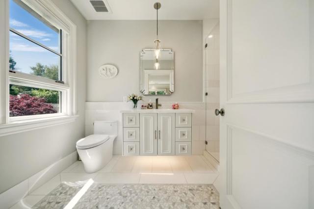 830 Bromfield Road, San Mateo CA: https://media.crmls.org/mediaz/61c9deab-b1ea-426f-be52-a528ae55b4e5.jpg