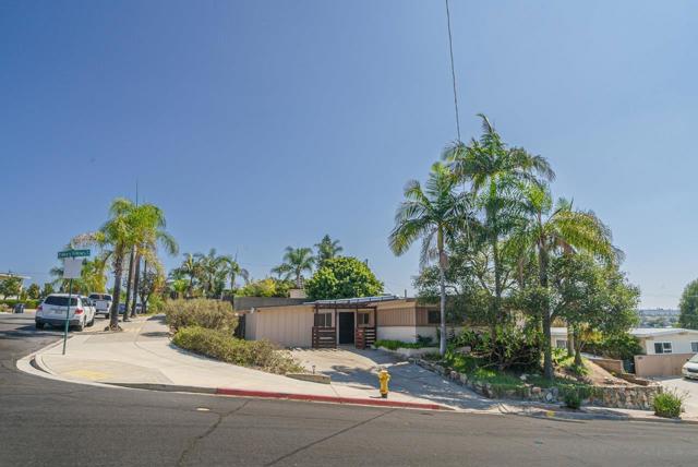 5393 Mary Fellows Avenue, La Mesa CA: https://media.crmls.org/mediaz/61c9e306-c711-4d60-a44c-3b3cadcaa2f0.jpg