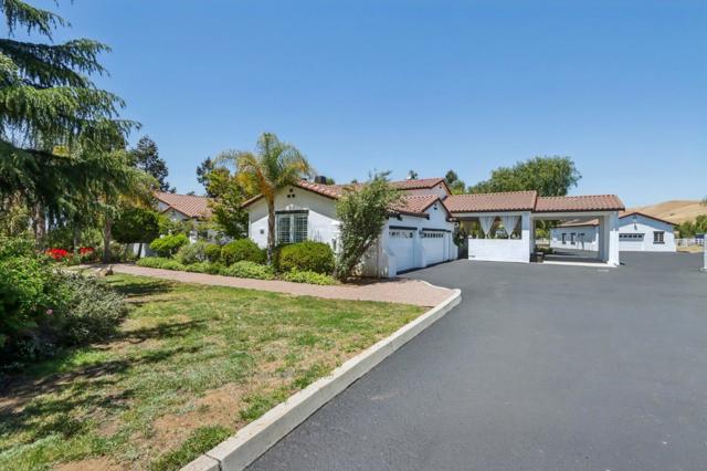 1150 Stony Brook Drive, Hollister CA: https://media.crmls.org/mediaz/61ca8393-bb64-4efd-aa5d-39e96e107841.jpg