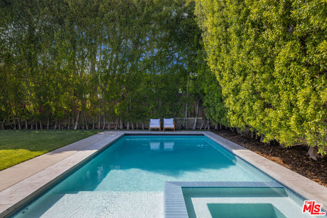 706 N Crescent Drive, Beverly Hills CA: https://media.crmls.org/mediaz/61cad625-e3d4-4b8d-a76f-73ab98559427.jpg