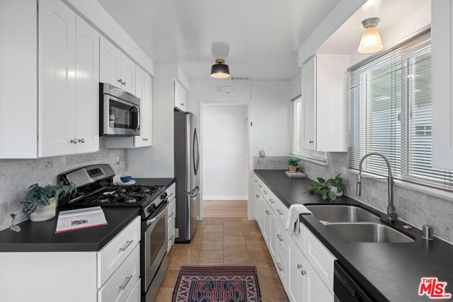 12657 Dewey Street, Los Angeles CA: https://media.crmls.org/mediaz/61cae583-1a18-44fc-aa8b-daa4daab20a3.jpg