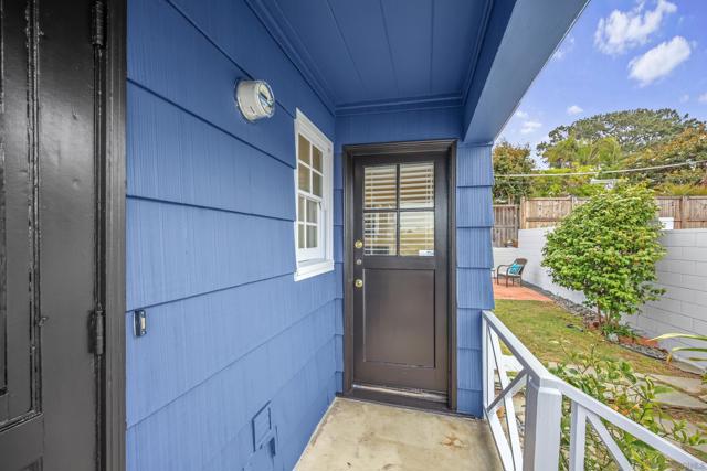1205 Park Row, La Jolla CA: https://media.crmls.org/mediaz/61cb4c32-ce13-40a2-8499-86539ac6bb11.jpg