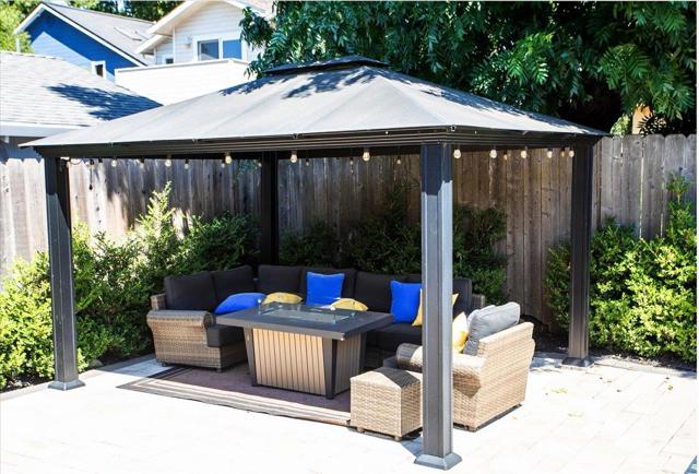524 8th Avenue, Menlo Park CA: https://media.crmls.org/mediaz/61cb91e1-129a-46f0-aa64-479f0d5e6360.jpg