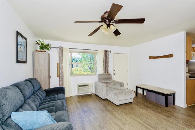 Detail Gallery Image 4 of 15 For 391 Emerald Ave #12,  El Cajon,  CA 92020 - 2 Beds | 1 Baths