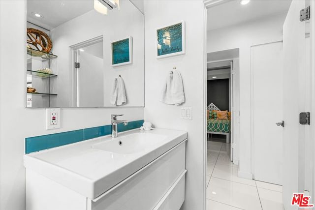 3963 E Calle San Antonio, Palm Springs, CA 92264