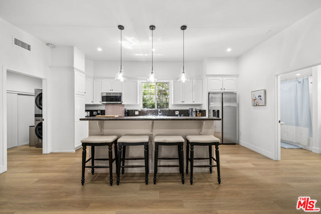 5656 Penfield Avenue, Woodland Hills CA: https://media.crmls.org/mediaz/61ccb88d-00fe-47b3-95a0-1c03d75aaeeb.jpg