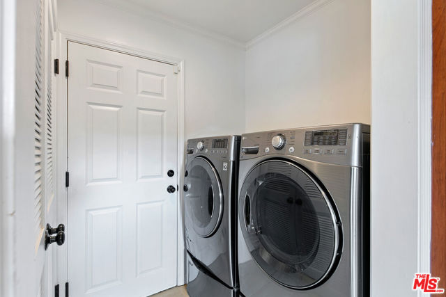 30630 Morning View Drive, Malibu CA: https://media.crmls.org/mediaz/61cd85ed-5d23-42a4-98b0-a9904cfe0d51.jpg