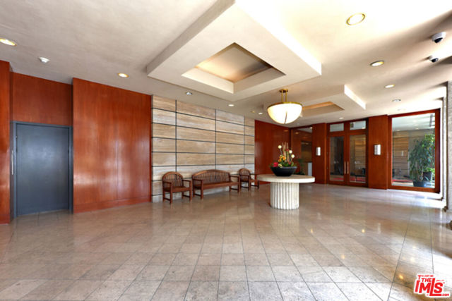 800 W 1ST Street, Los Angeles CA: https://media.crmls.org/mediaz/61cedd2d-ecc0-4801-b60b-ce9495a63d78.jpg