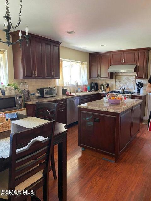 5808 Greenview Road, Calabasas CA: https://media.crmls.org/mediaz/61cee749-d479-4933-8e3d-c9cb28f8951f.jpg
