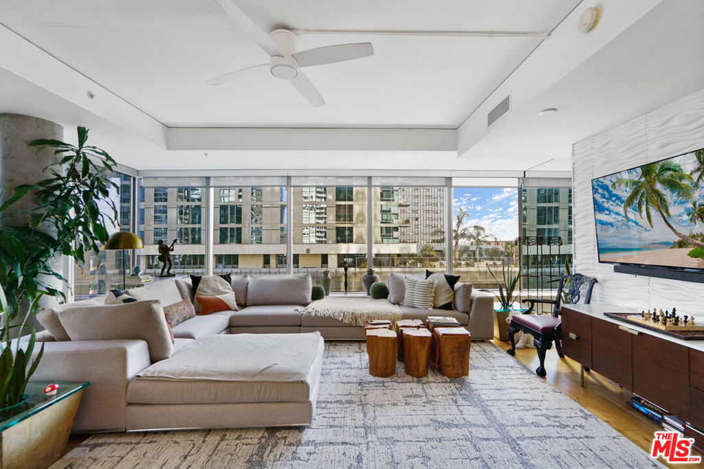 1155 S GRAND Avenue 817, Los Angeles, CA 90015
