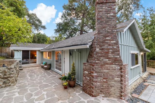 1019 Los Trancos Road, Portola Valley CA: https://media.crmls.org/mediaz/61cf7a61-7a8f-430b-9a88-194f244b42bc.jpg