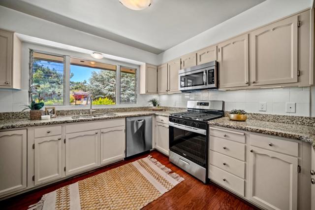 125 Del Mesa Carmel, Carmel CA: https://media.crmls.org/mediaz/61cfa5e1-b8f4-4929-b79d-1bfb53e846f1.jpg
