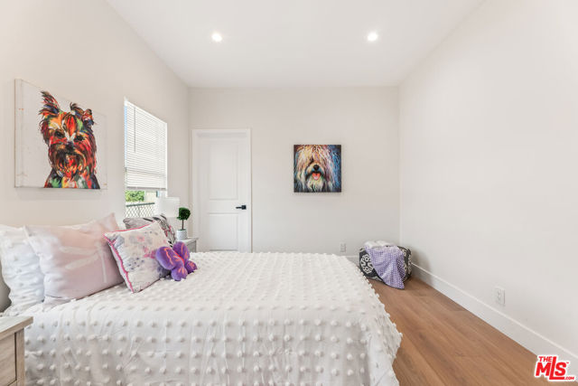 426 N Pacific Avenue, San Pedro CA: https://media.crmls.org/mediaz/61cfae7f-8f18-46e7-9840-44911b606c55.jpg