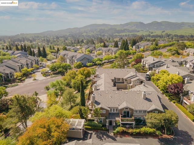 1105 Radiant Lane, San Ramon CA: https://media.crmls.org/mediaz/61cfc4a5-f66f-48d0-b96a-e183ff5af7de.jpg