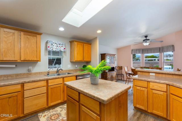 Detail Gallery Image 7 of 18 For 40 Debussy Ln #40,  Ventura,  CA 93003 - 3 Beds | 2 Baths