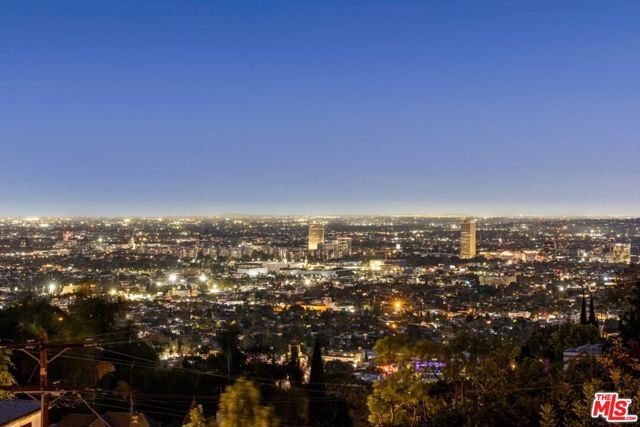 1640 N Kings Road, Los Angeles CA: https://media.crmls.org/mediaz/61d001a1-6463-450c-89a3-d46dc9515ddd.jpg