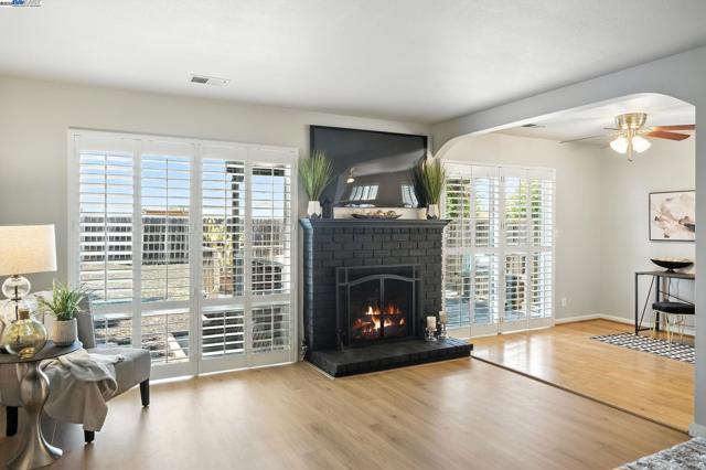 15740 Via Sonata, San Lorenzo CA: https://media.crmls.org/mediaz/61d0a852-7604-454d-acc4-48f10e71887e.jpg
