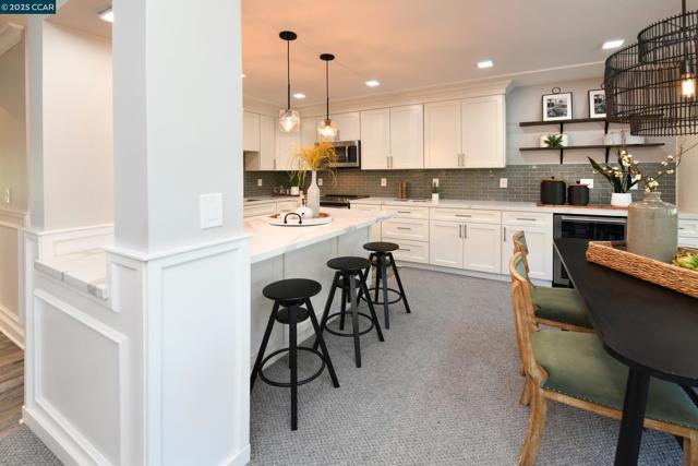 1345 Singingwood Ct, Walnut Creek CA: https://media.crmls.org/mediaz/61d18cfe-5a5e-4672-af61-8b5d7c06e545.jpg