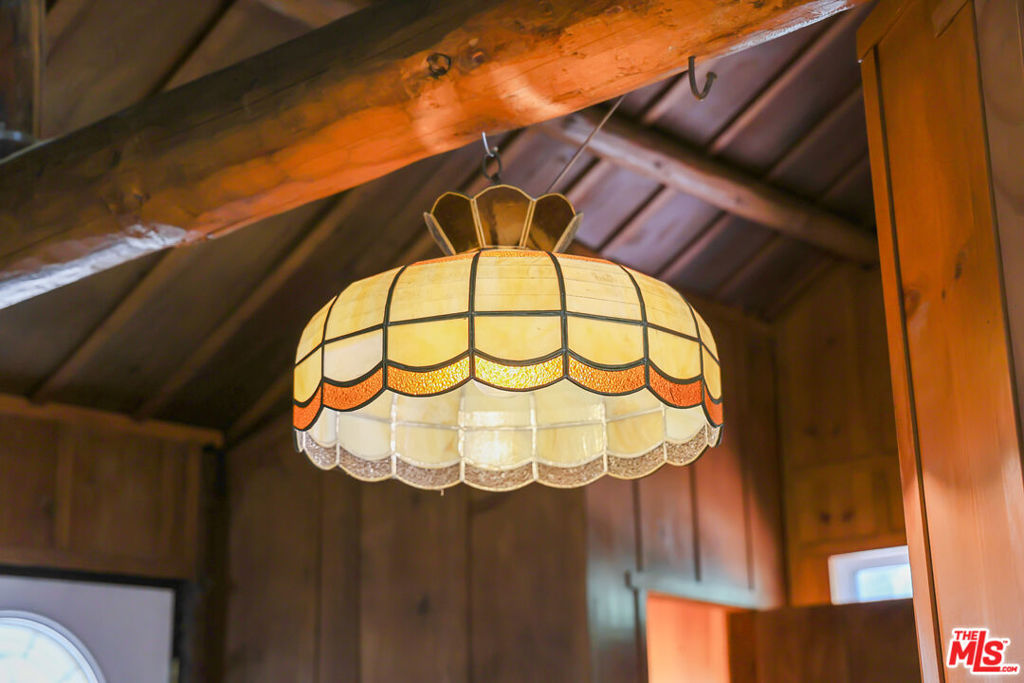 https://media.crmls.org/mediaz/61d26962-59a8-4134-aeea-e37118528f52.jpg?preset=X-Large