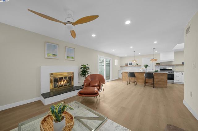 16871 Ross Lane, Huntington Beach CA: https://media.crmls.org/mediaz/61d27417-ec36-442c-b482-c7a5d3523731.jpg