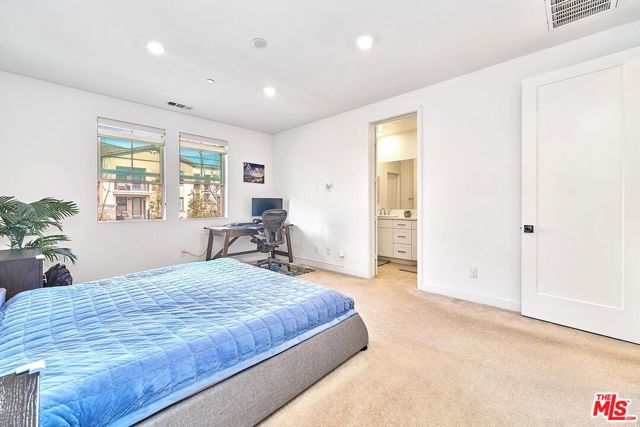 12008 Turnleaf Avenue, Whittier CA: https://media.crmls.org/mediaz/61d282b0-a885-4d5c-bc0a-583bdac25738.jpg