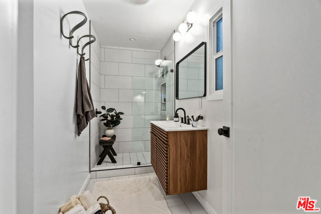 225 Carroll Canal photo 26