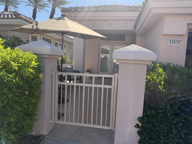 37672 Breeze Way, Palm Desert CA: https://media.crmls.org/mediaz/61d3137f-f2e6-493c-b562-6774edce7299.jpg