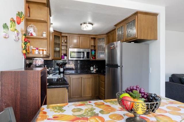 Detail Gallery Image 2 of 14 For 4161 Winona Ave #10,  San Diego,  CA 92105 - 2 Beds | 2 Baths