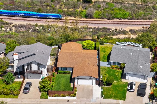4328 Huggins St, San Diego CA: https://media.crmls.org/mediaz/61d3af5c-1118-408a-8317-bb5dc65343be.jpg