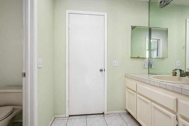 153 Lake Shore Drive, Rancho Mirage CA: https://media.crmls.org/mediaz/61d3ee54-85e5-4a36-bd4a-1d5e2a79fa33.jpg