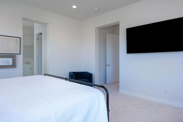 74292 Zeppelin Drive, Palm Desert CA: https://media.crmls.org/mediaz/61d470fd-38a4-47bc-a2d6-67420dc69529.jpg