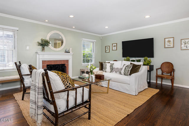 49 Annandale Road, Pasadena CA: https://media.crmls.org/mediaz/61d57cf5-f1af-4419-bf87-90abe175d4b1.jpg
