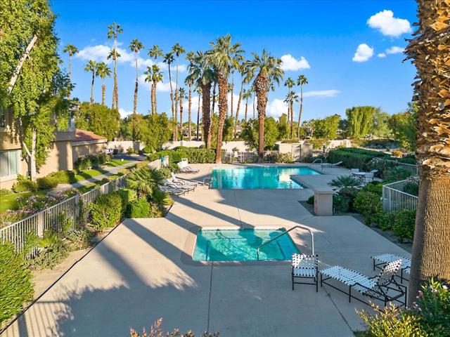 55347 Winged Foot, La Quinta CA: https://media.crmls.org/mediaz/61d6203f-07f9-475c-bf7d-82e5de9f7133.jpg