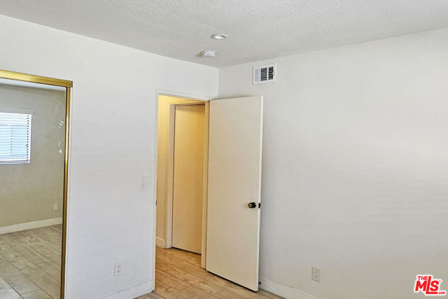 18130 Oxnard Street, Tarzana CA: https://media.crmls.org/mediaz/61d6394a-9bcc-459c-aceb-7f30310e0887.jpg