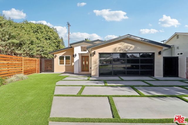 4656 Greenbush Avenue, Sherman Oaks CA: https://media.crmls.org/mediaz/61d68e2e-1564-49ee-92f8-3108f507f78e.jpg