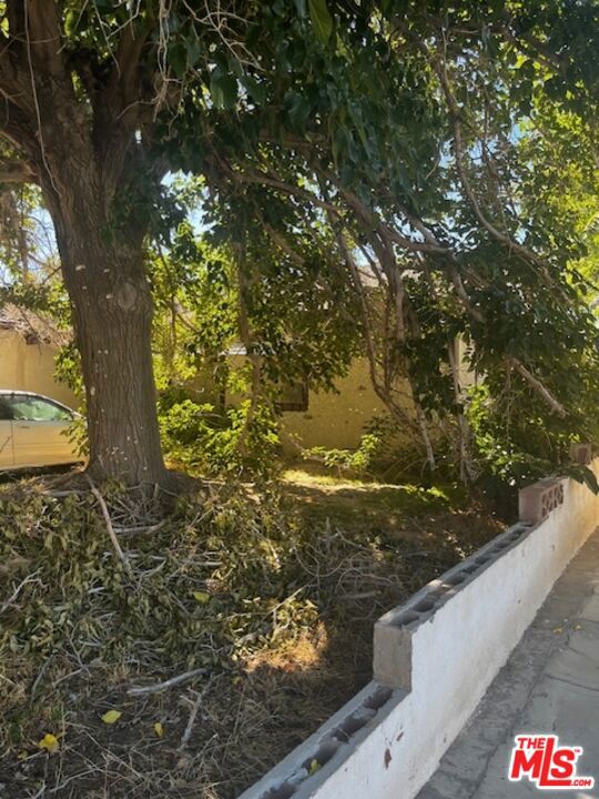 38633 Lemsford Avenue, Palmdale CA: https://media.crmls.org/mediaz/61d6cf82-6733-4d90-89ca-b62e6a1bf2ab.jpg