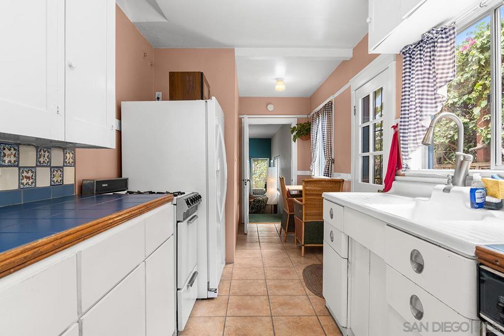 4854 Del Mar Avenue - photo 10