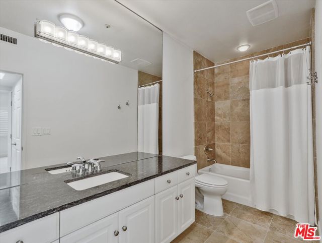 937 12th Street, Santa Monica CA: https://media.crmls.org/mediaz/61d6d8e7-bf71-4a62-95a3-45b1df116021.jpg