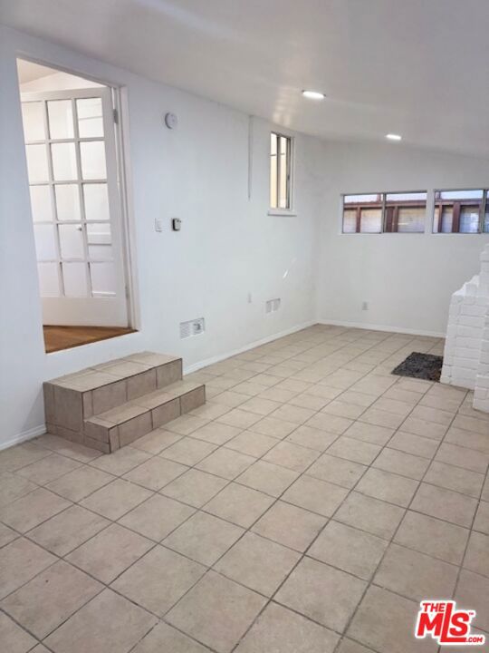 8732 Dorrington Avenue, West Hollywood CA: https://media.crmls.org/mediaz/61d71336-773c-4130-be6c-e9e22b5d793c.jpg