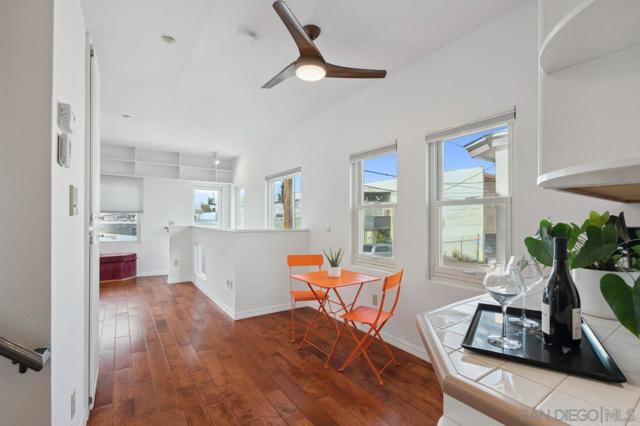 1268 Essex St, San Diego CA: https://media.crmls.org/mediaz/61d77640-792c-4281-a677-9439ada8187e.jpg