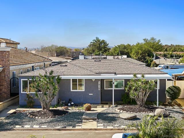 1426 Morenci St, San Diego CA: https://media.crmls.org/mediaz/61d7e22e-adbc-49d5-aaa4-95cc7ca24bed.jpg