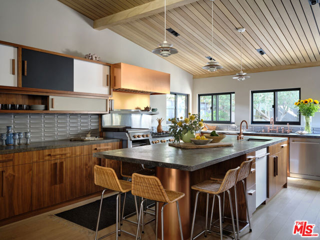 6738 Wildlife Road photo 7